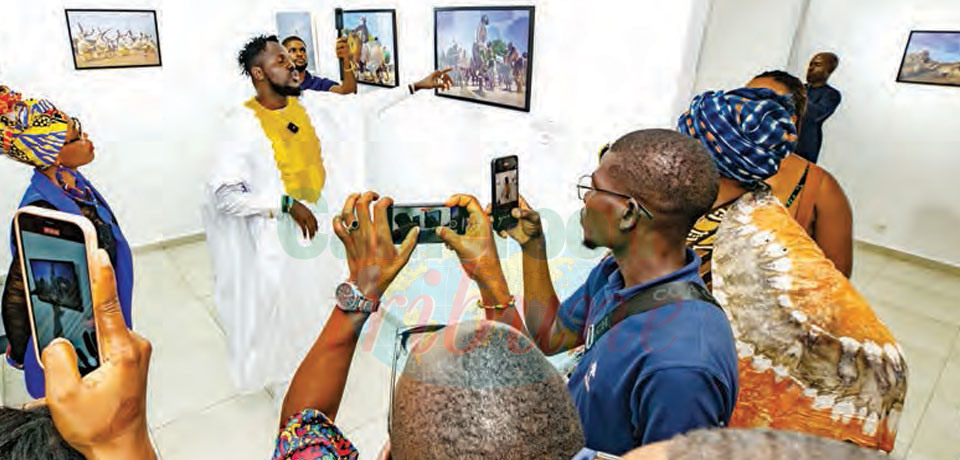 Dans « We The North : Souffles et regards », le photographe Desy Danga dépeint un autre visage du Septentrion riche en couleur et belles âmes. Voyage offert à Abali Gallery à Yaoundé.