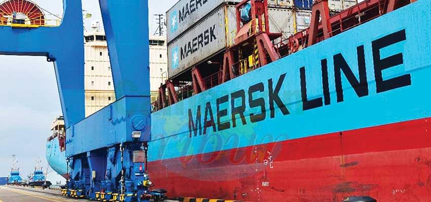 Un des navires de Maersk au quai de Mboro-Kribi.