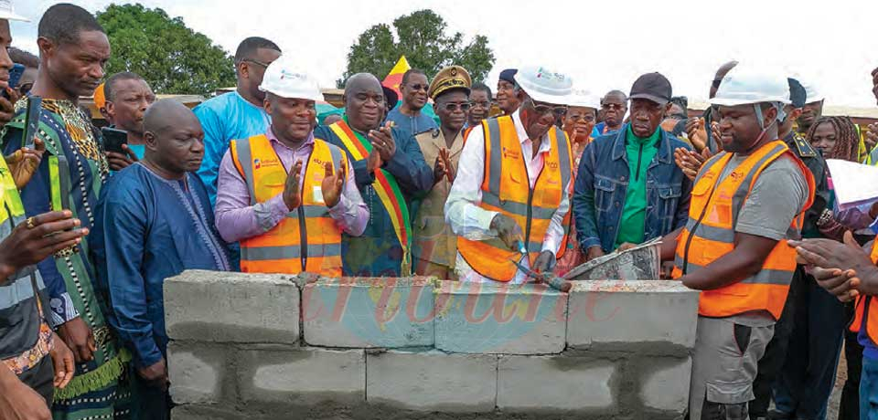 Le président du Conseil régional, Gilbert Tsimi Evouna a procédé vendredi dernier à la pose de la première pierre du chantier d’extension et de réhabilitation de cet établissement solaire situé dans le Mbam-et-Kim.