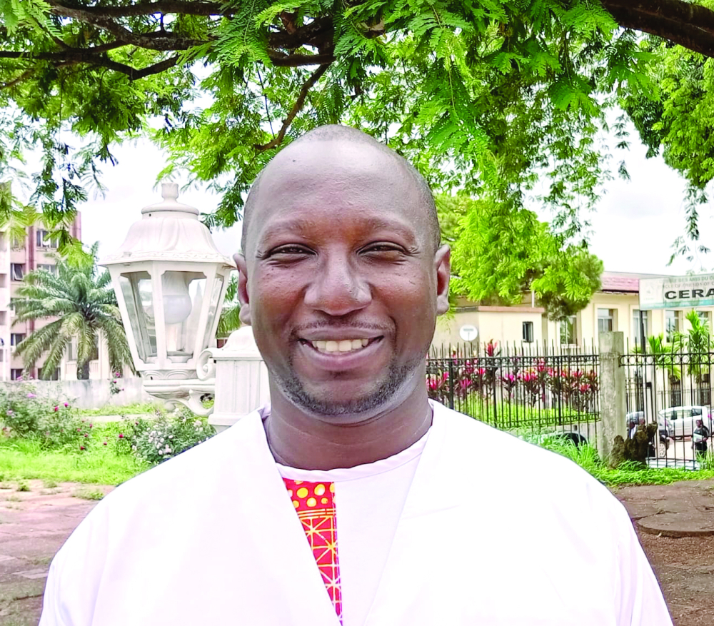 Pr. Yannick Bilong, ohptamologue, chef de service d’ophtamologie à l’Hôpital de district de Mbalmayo.