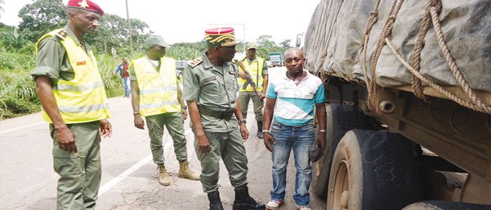 Axe Yaoundé-Pouma: La gendarmerie réprime les stationnements abusifs